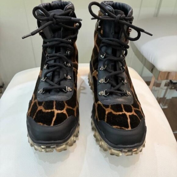 Moncler Helis Hiking Snow Boots Animal Print Size 38.5 - Picture 1 of 6